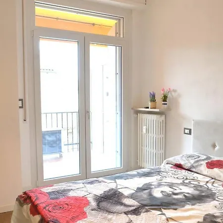 Apartment In The Heart Of *